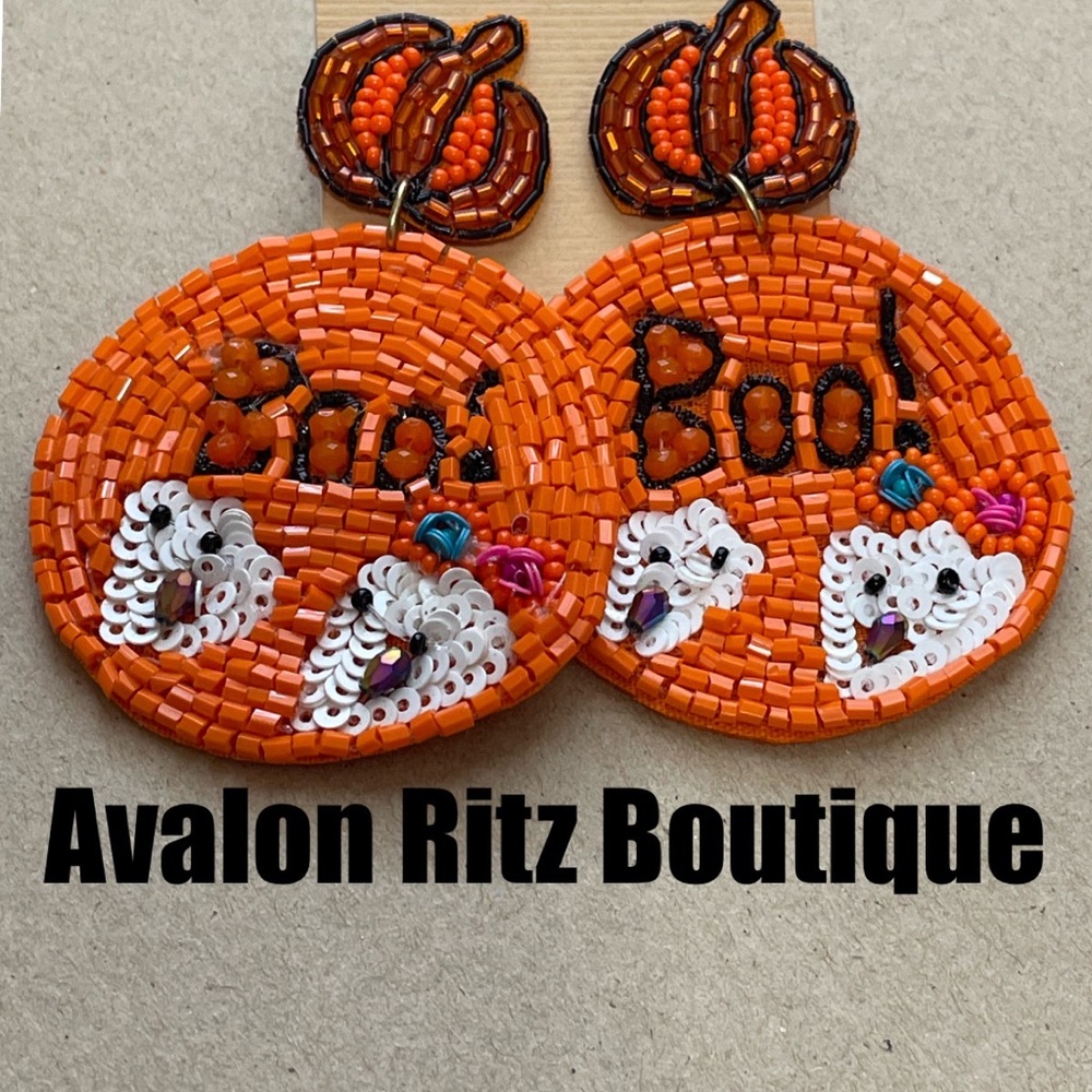 🧡🎃Pumpkin Beaded BOO Halloween Earrings
